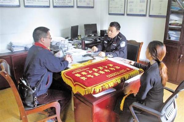 幼儿园校车被交警要求停运，为啥要向交警送锦旗?